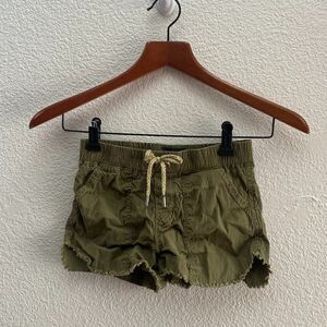 Girls Hudson Shorts Green Color Elastic Waist Drawstring Size Medium Raw Hem